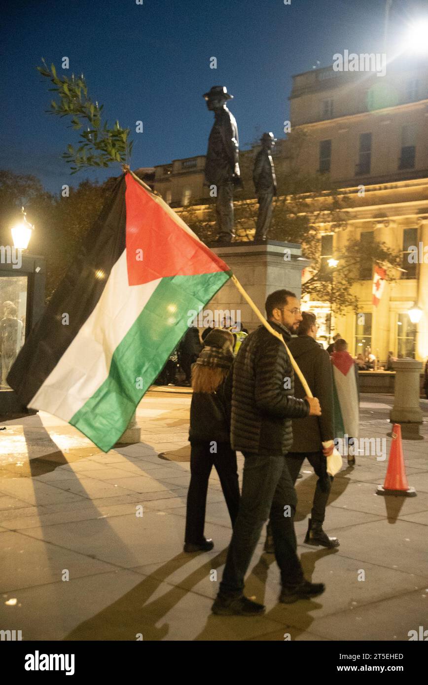 Londres, Royaume-Uni - 3 novembre 2023 : rassemblement pro-palestinien à Trafalgar Square. Banque D'Images