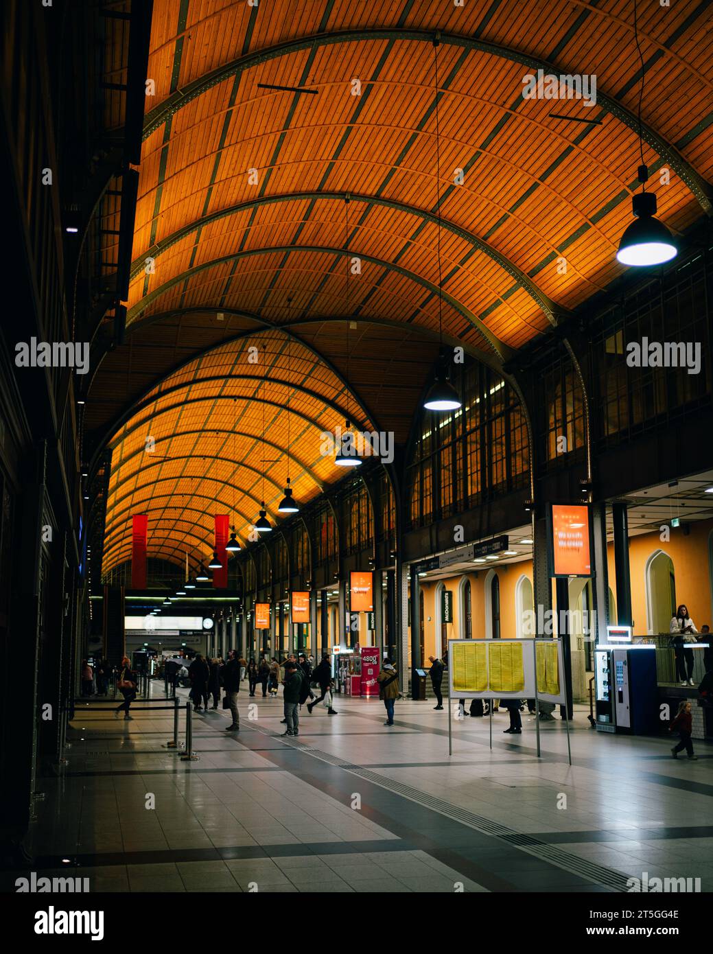 Le hall principal de la gare de Wrocław Główny, à Wrocław, Pologne Banque D'Images