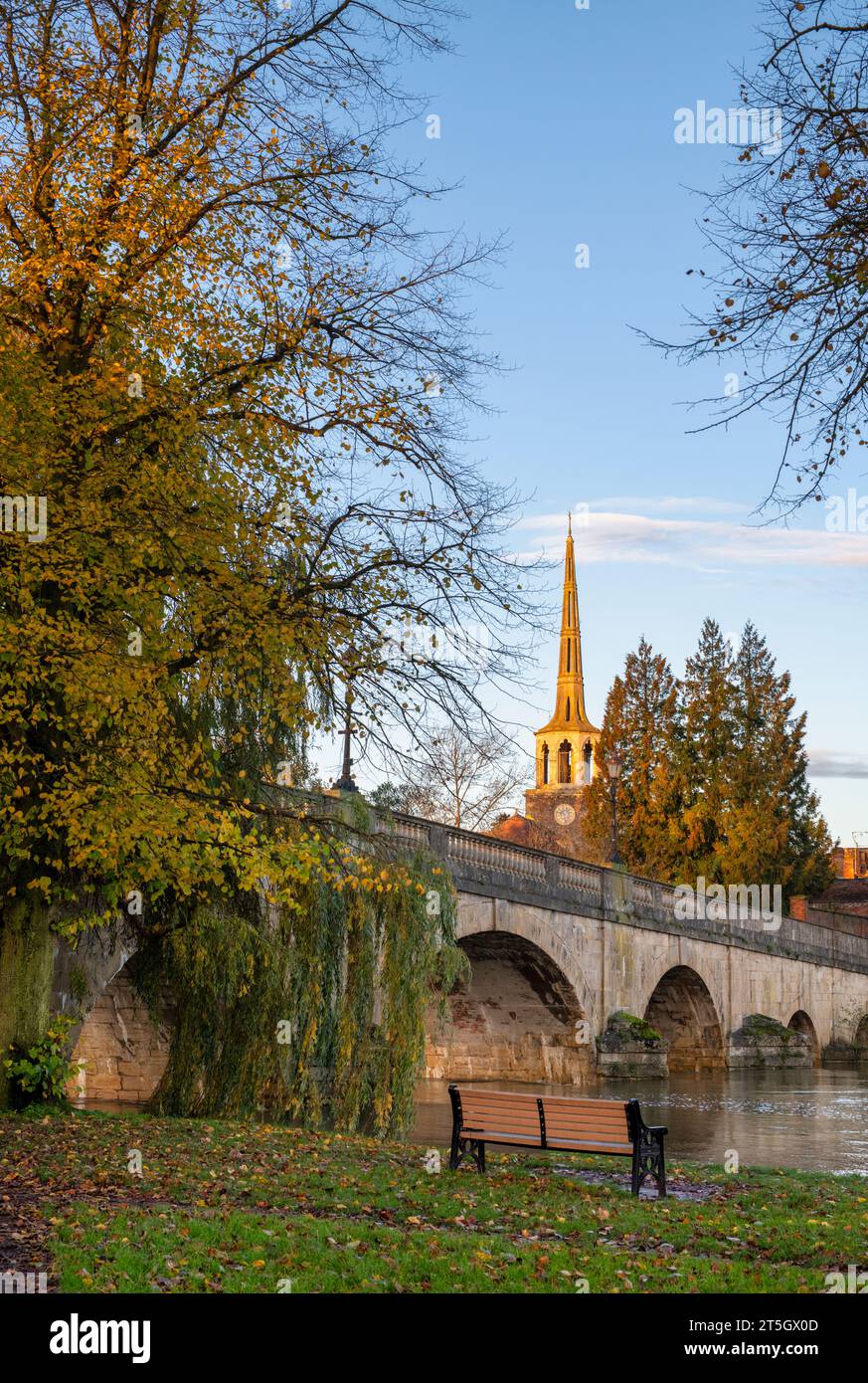 Wallingford à l'automne au lever du soleil. Oxfordshire, Angleterre Banque D'Images