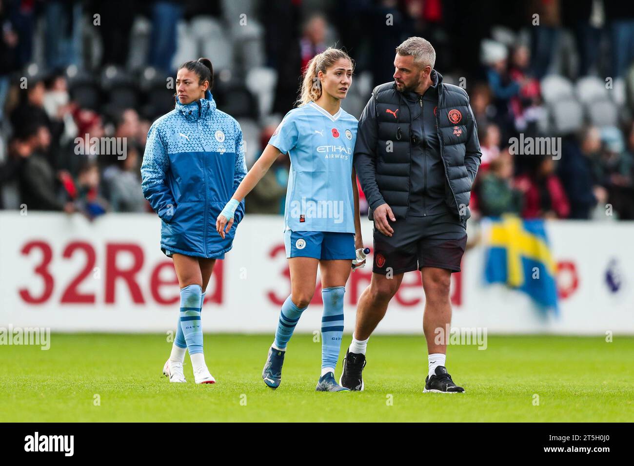 Leila Ouahabi de Manchester City après le coup de sifflet final lors du match Arsenal Women FC contre Manchester City Women FC Women's Super League au Meadow Park Stadium, Borehamwood, Angleterre, Royaume-Uni le 5 novembre 2023 Credit : Every second Media/Alamy Live News Banque D'Images