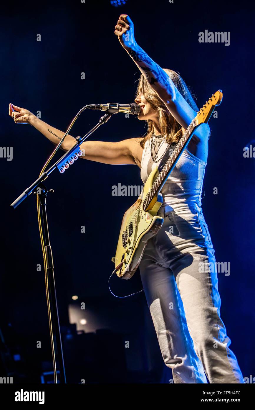 Milan, Italie. 04 novembre 2023. Le groupe américain LARKIN POE se produit en live sur scène à fabrique lors du 'Blood Harmony 2023 UK & Europe Tour'. Crédit : Rodolfo Sassano/Alamy Live News Banque D'Images