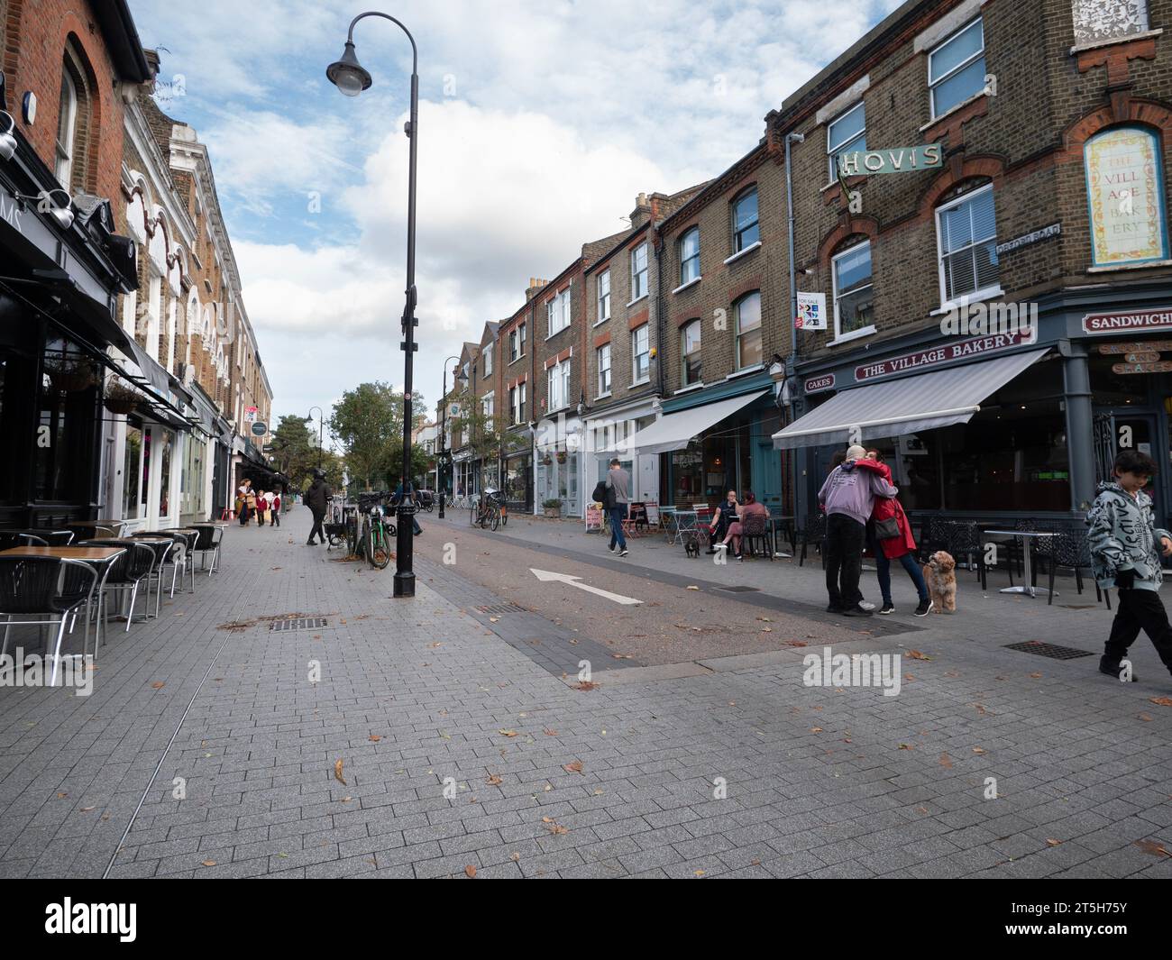 Espaces publics et apaisement de la circulation à Orford Road Walthamstow village Londres Royaume-Uni, Banque D'Images