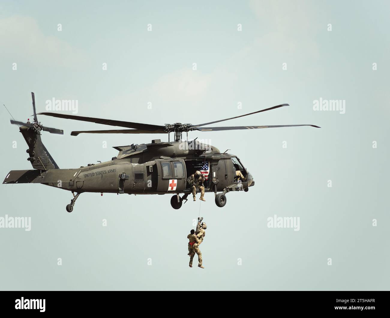 Hélicoptère militaire des États-Unis. Combattre l'armée de l'air américaine. Exercice de mission de sauvetage. Banque D'Images