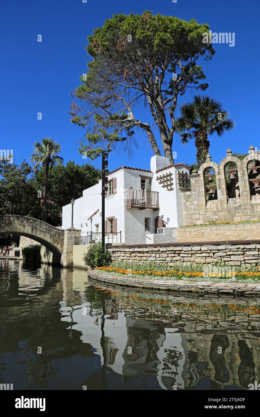 Arneson River Theatre vertical - San Antonio, Texas Banque D'Images
