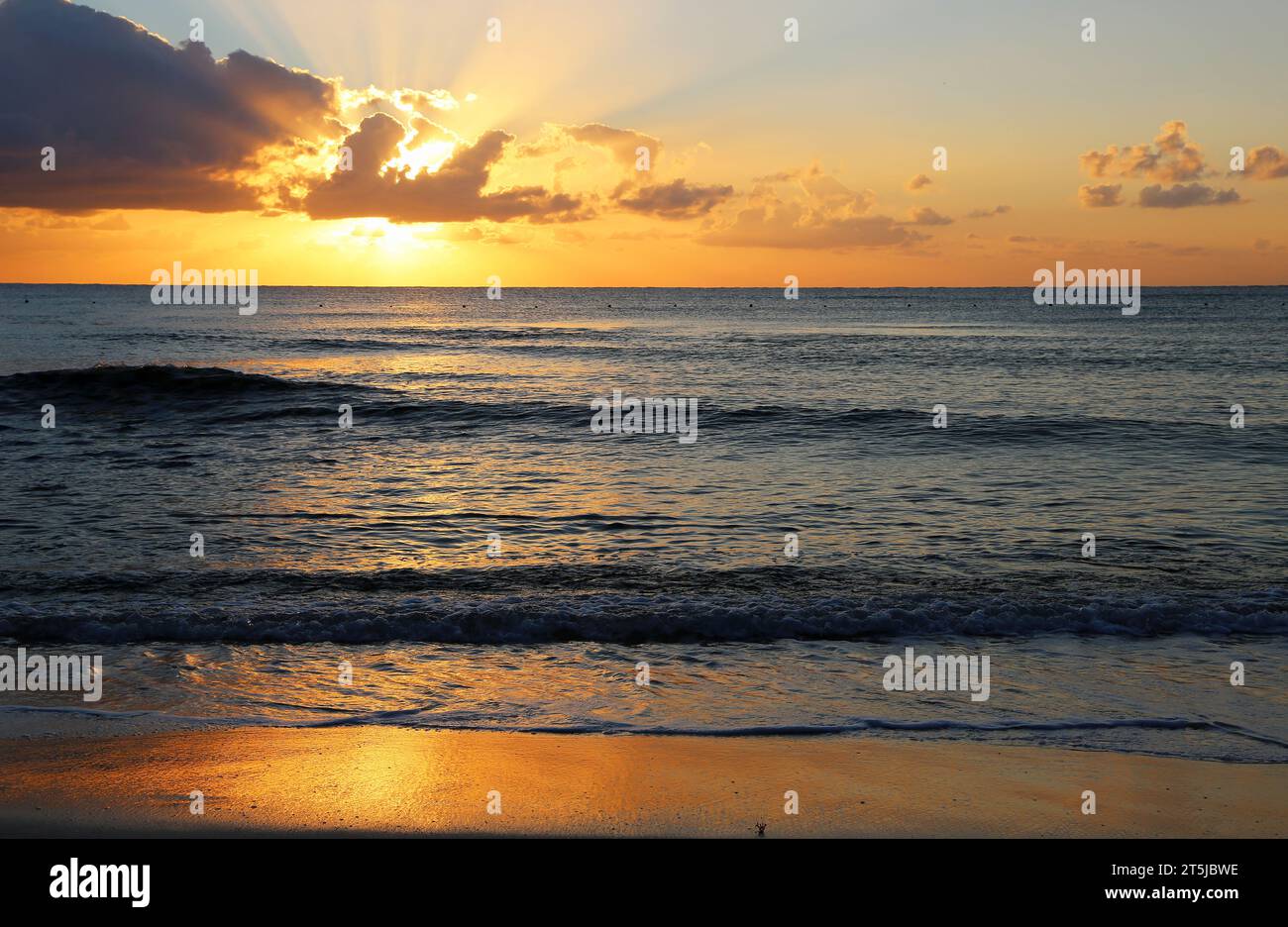 Lever de soleil sur la mer, Mexique Banque D'Images