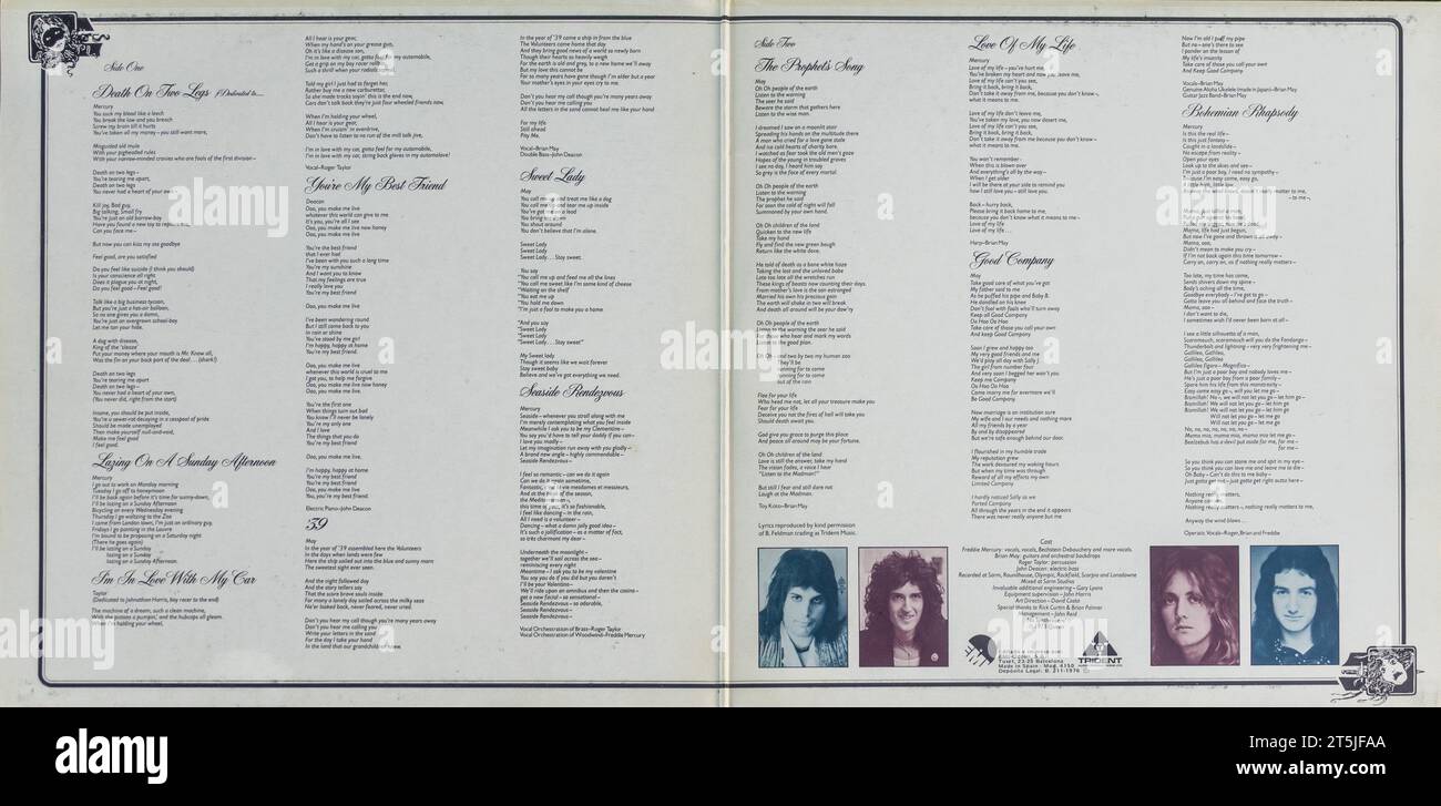 Grenade, Espagne ; 21 septembre 2023 : couverture intérieure du vinyle 'A Night at the Opera' du groupe de rock britannique Queen Banque D'Images