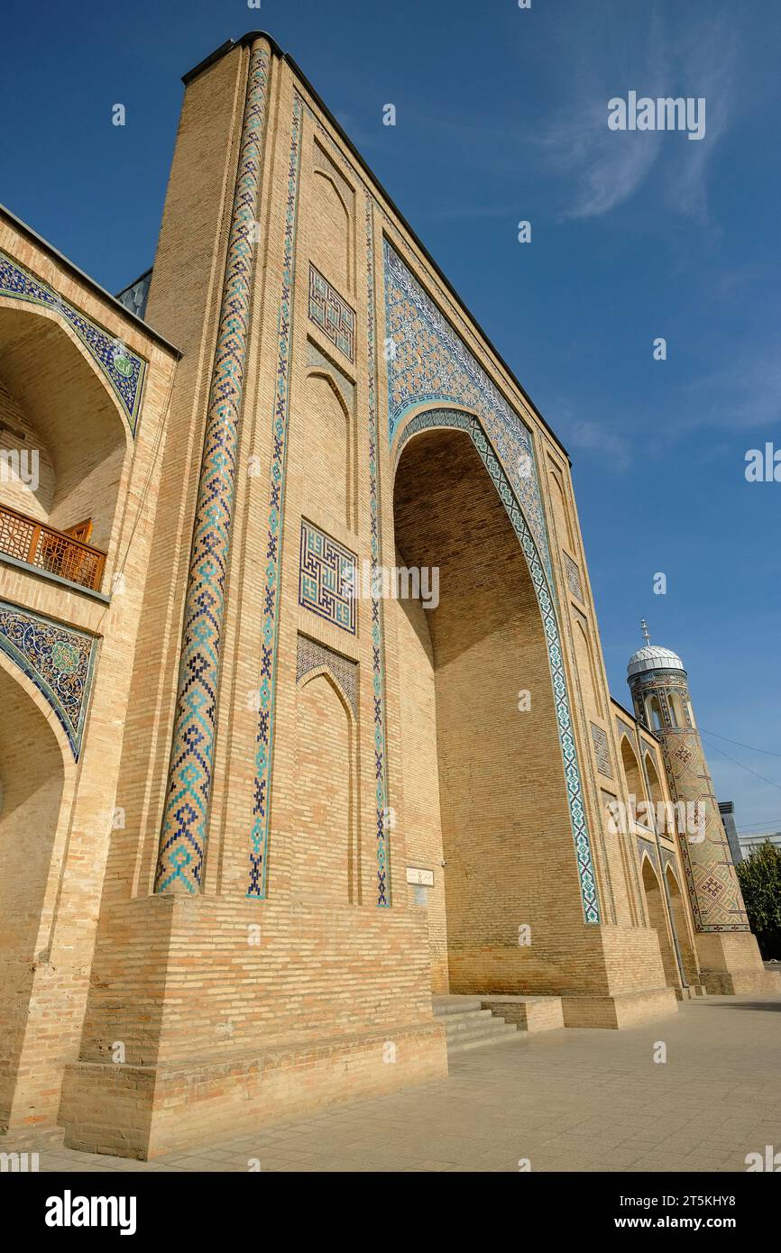 Tachkent, Ouzbékistan - 28 octobre 2023 : détail de la madrasa Kukeldash à Tachkent, Ouzbékistan. Banque D'Images