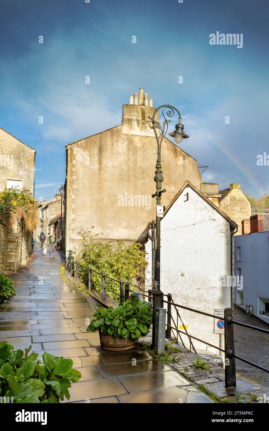 Arc-en-ciel à Frome, Somerset surplombant Paul Street, Banque D'Images
