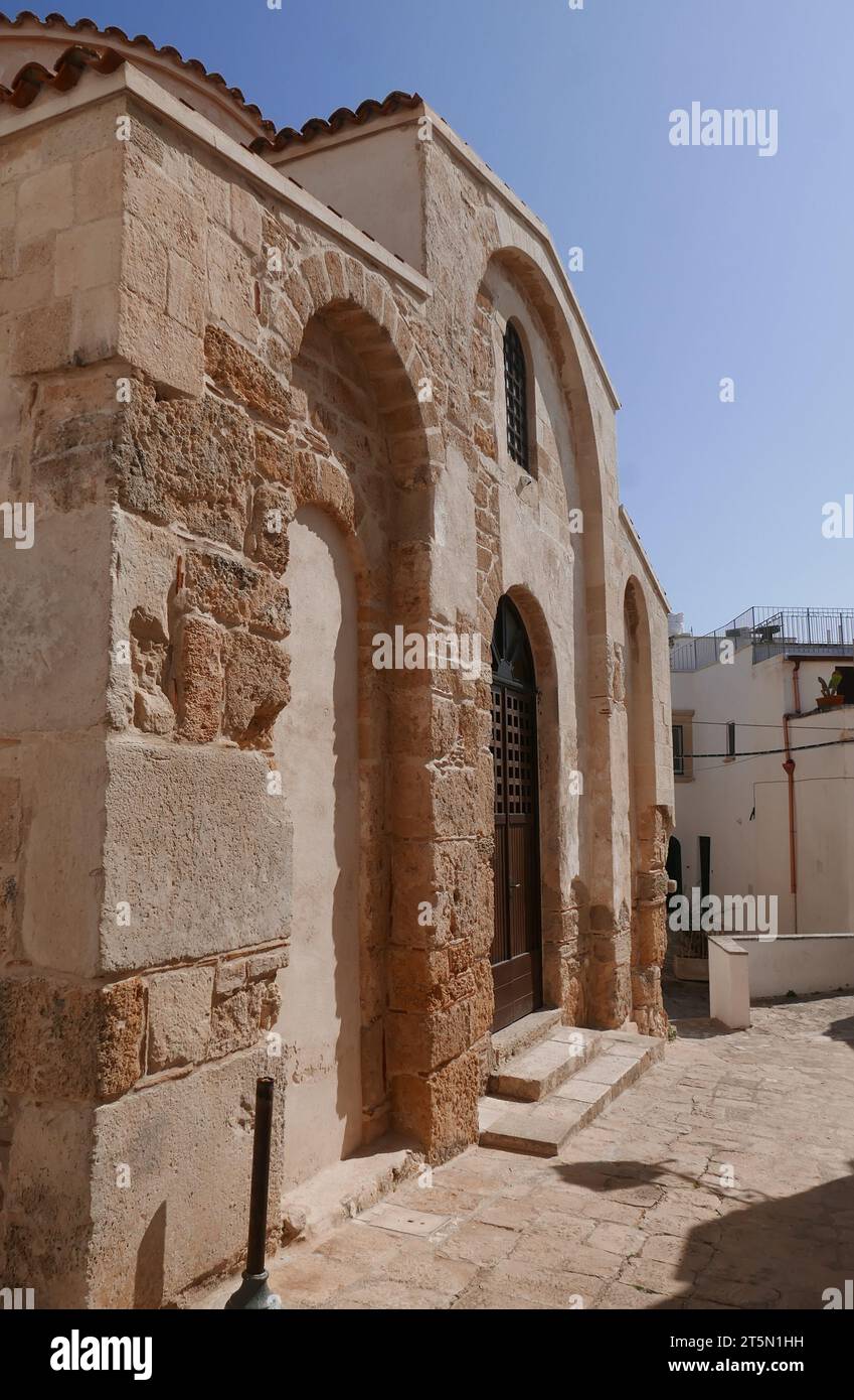 Église Saint-Pierre dans la vieille ville d'Otranto, Italie Banque D'Images