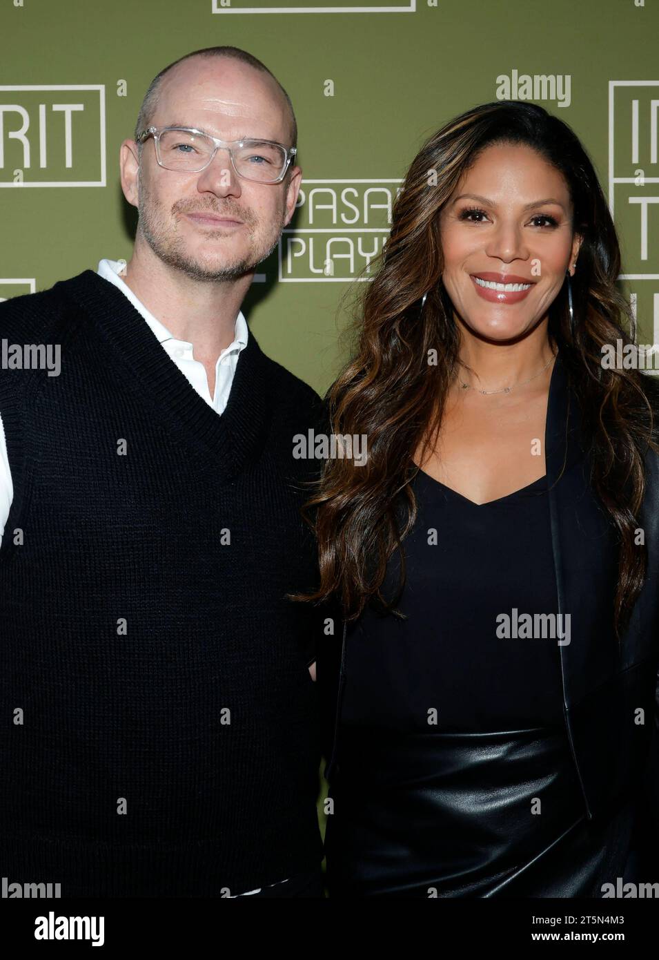 PASADENA, CA - NOVEMBRE 5 : Peter Paige, Merle Dandrdige, The Opening Night Red Carpet pour Inherit the Wind au Pasadena Playhouse à Pasadena, Californie le 5 novembre 2023. Copyright : xFayexSadoux crédit : Imago/Alamy Live News Banque D'Images