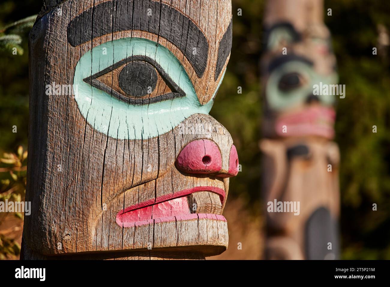 Alaska Ketchikan, totem poteaux au VILLAGE NATAL DE SAXMAN Banque D'Images