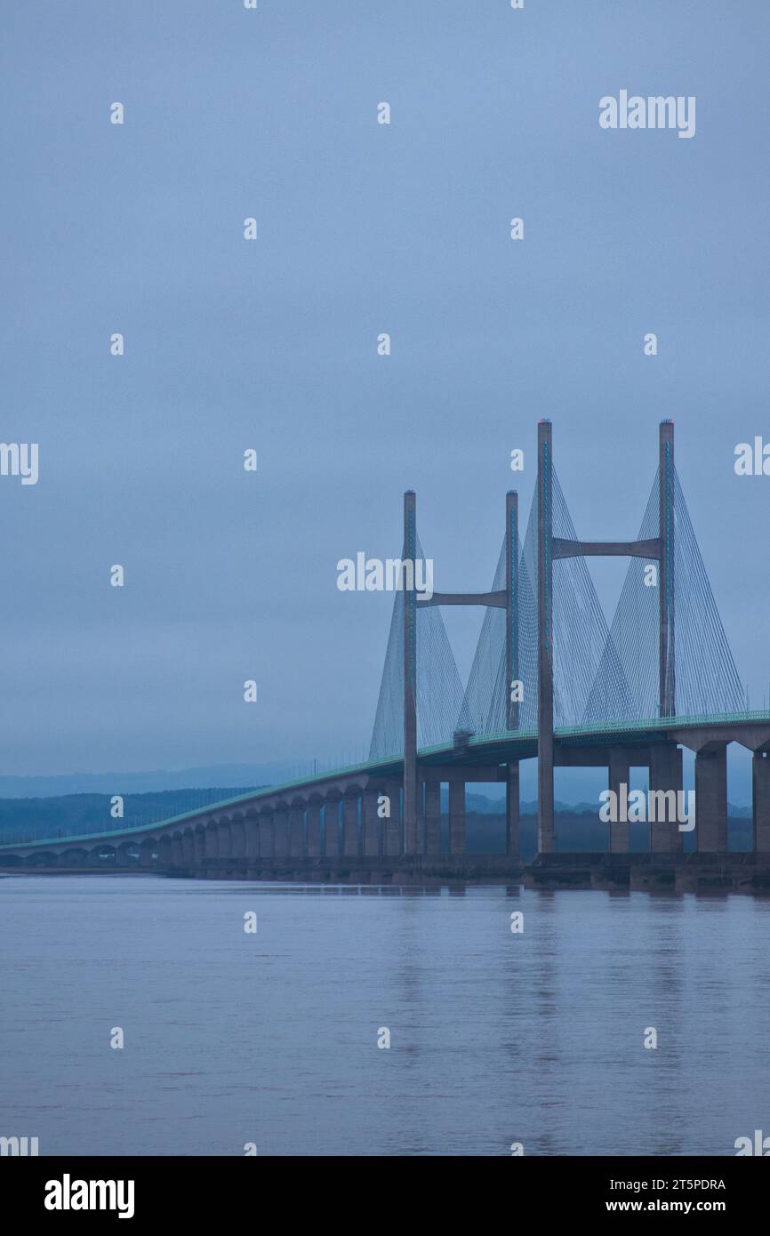 Le pont Prince of Wales. Ce pont relie l'Angleterre au pays de Galles. Photo prise un jour brumeux pluvieux en octobre 2023 Banque D'Images
