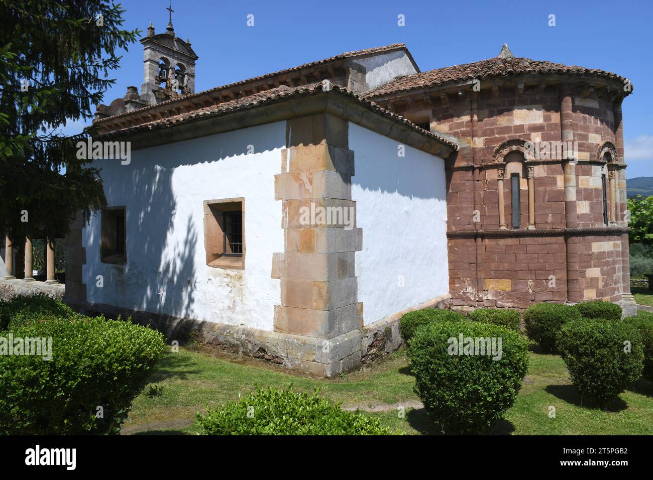 Église Amandi, San Xuan ou San Juan (romane du XIIIe siècle).Villaviciosa, Asturies, Espagne. Banque D'Images