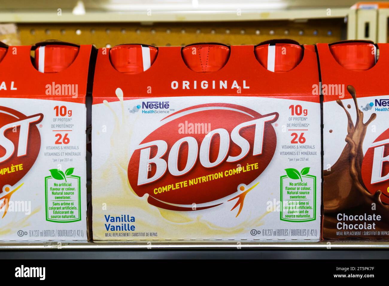 Paquets de boisson nutritionnelle Nestlé Boost à vendre dans un supermarché canadien. Banque D'Images