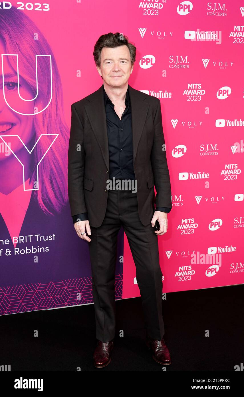 Rick Astley assiste au Prix MITS à Grosvenor House, Londres. Date de la photo : lundi 6 novembre 2023. Banque D'Images