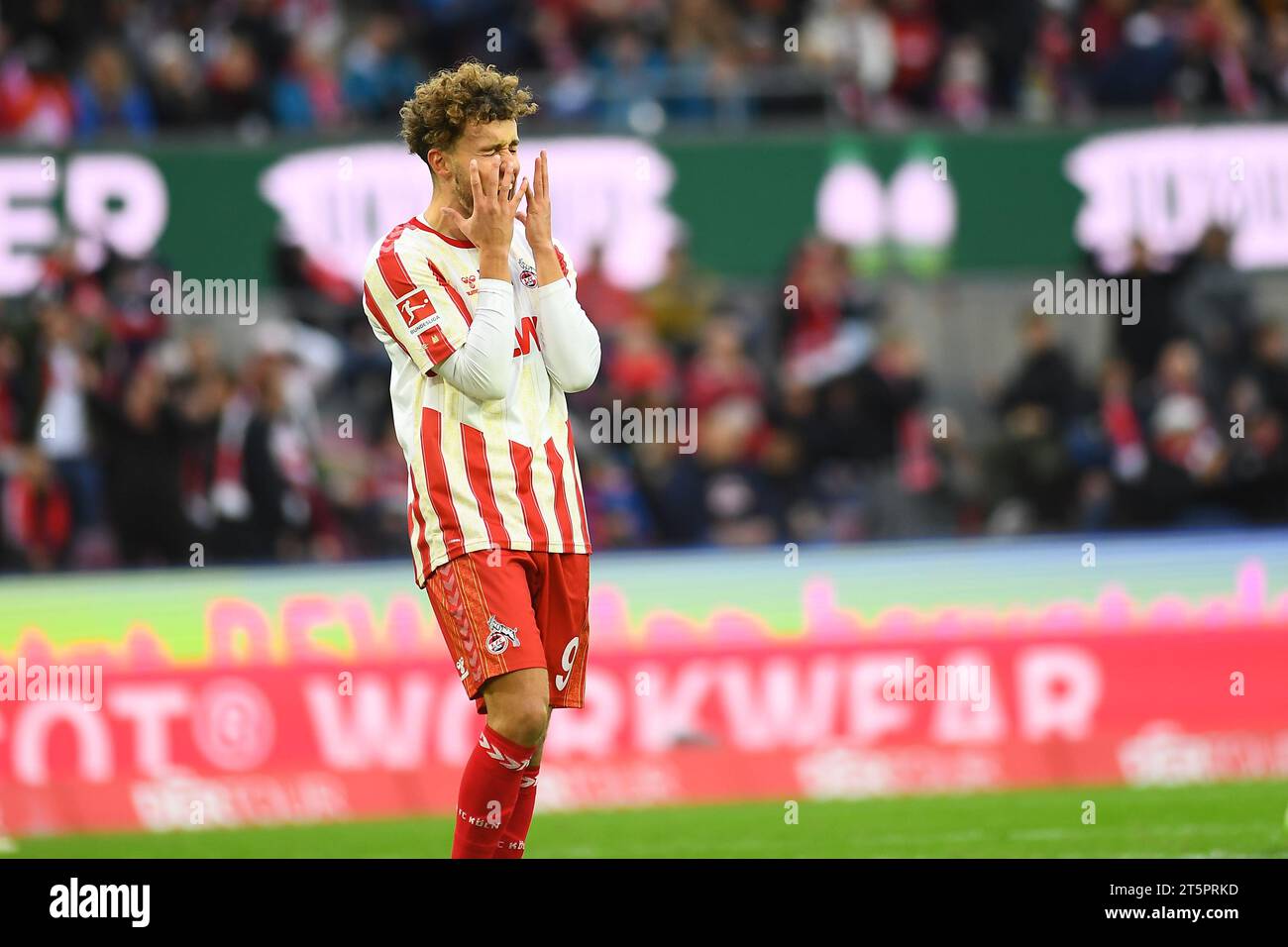 COLOGNE, ALLEMAGNE - 4 NOVEMBRE 2023 : Luca Waldschmidt, le match de football de la Bundesliga 1. FC Koeln vs FC Augsburg au Rhein Energie Stadion Banque D'Images
