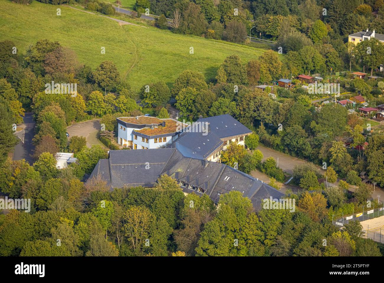 Vue aérienne, école Rudolf Steiner - Freie Waldorfschule, Siegen-Giersberg, Siegen, Siegerland, Rhénanie du Nord-Westphalie, Allemagne, Education, Educationa Banque D'Images