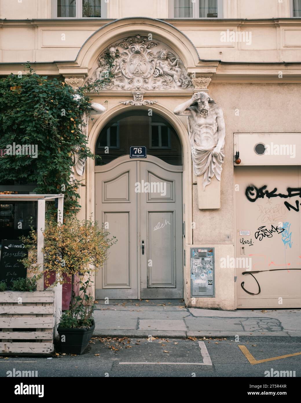 Une porte à Neubau, Vienne, Autriche Banque D'Images