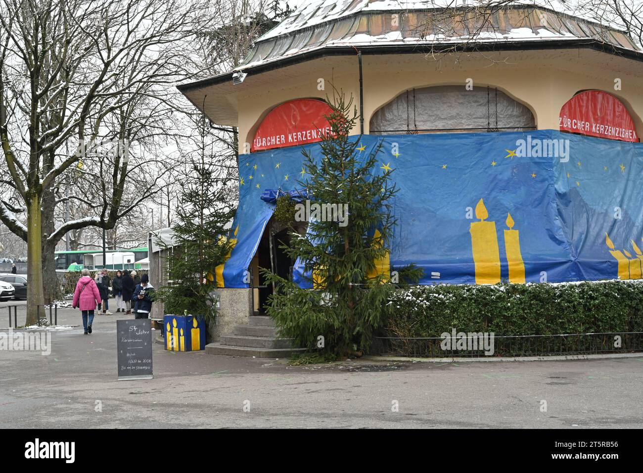 Événement traditionnel de trempage des bougies dans le centre-ville de Zurich avant Noël. Banque D'Images