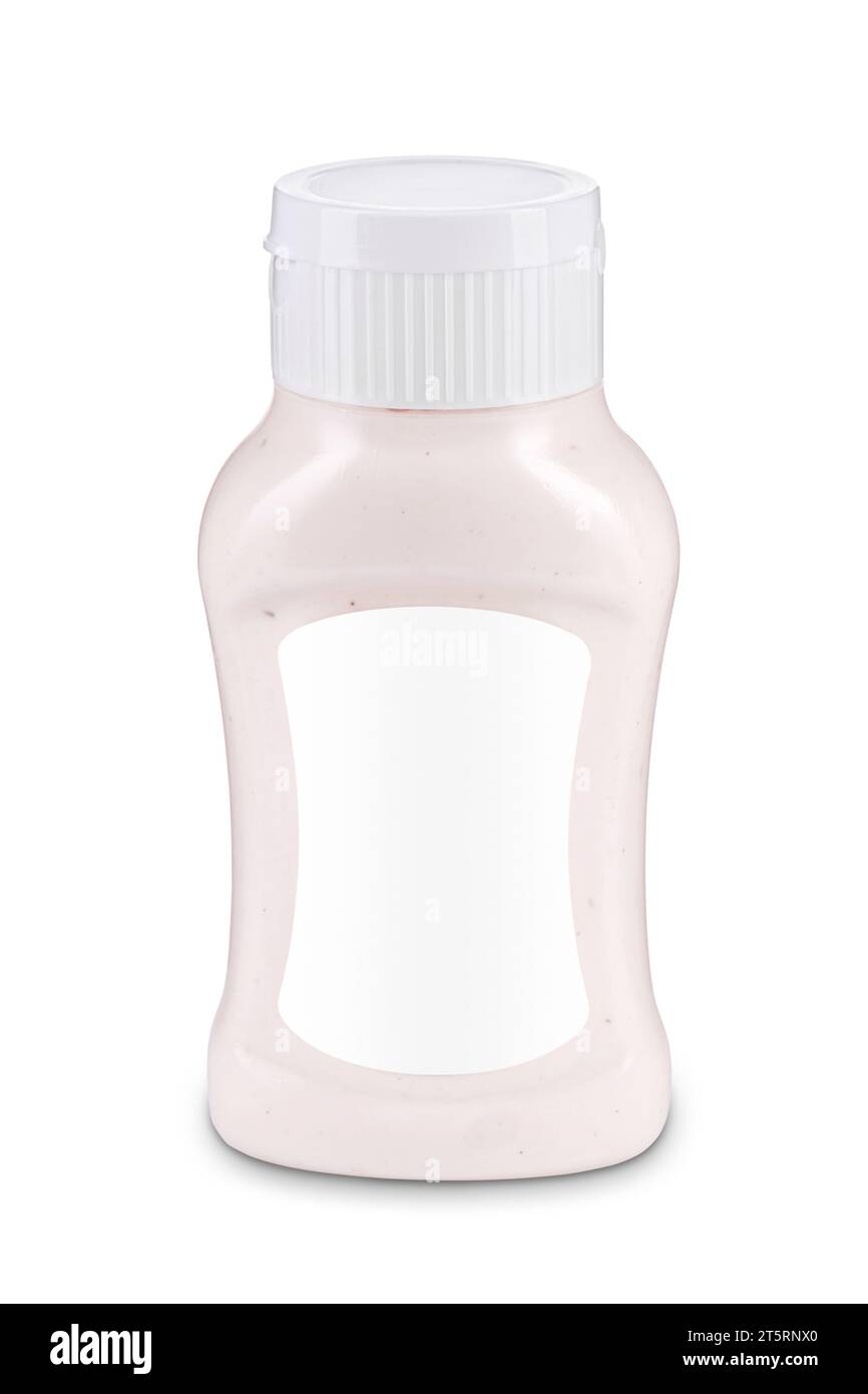 Bouteille de sauce à l'ail avec bouchon flip-top blanc et étiquette vierge isolée sur fond blanc. Modèle pour la conception de produits. Pansements de coleslaw, majonnai Banque D'Images