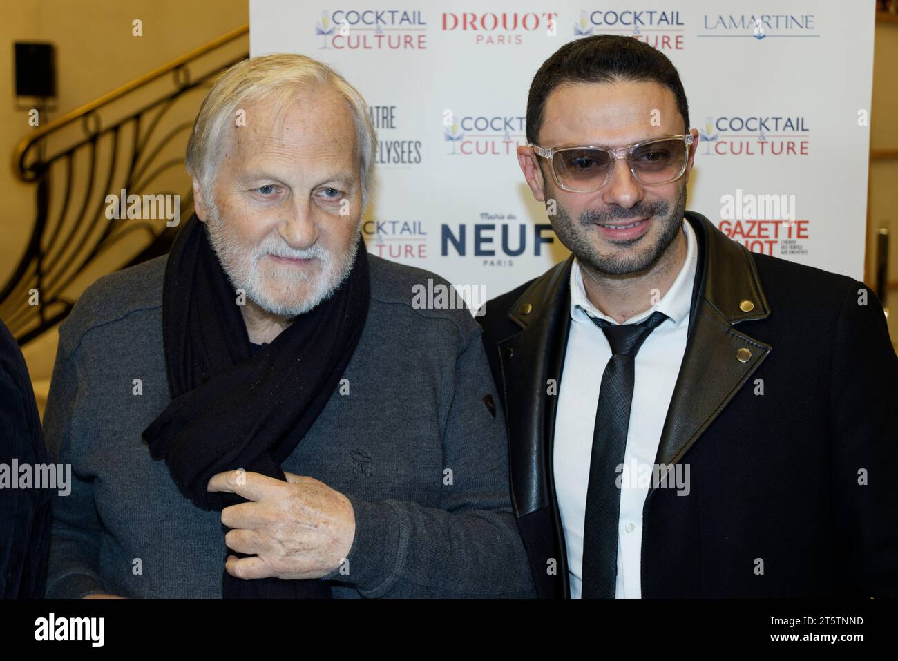 Paris, France. 6 novembre 2023. Jean-Jacques debout et le chanteur Grégory Bakian assistent aux prix littéraires Georges Bizet 2023 pour le livre d'opéra et de danse le 6 novembre 2023 au Théâtre des champs-Elysées à Paris. Crédit : Bernard Menigault/Alamy Live News Banque D'Images