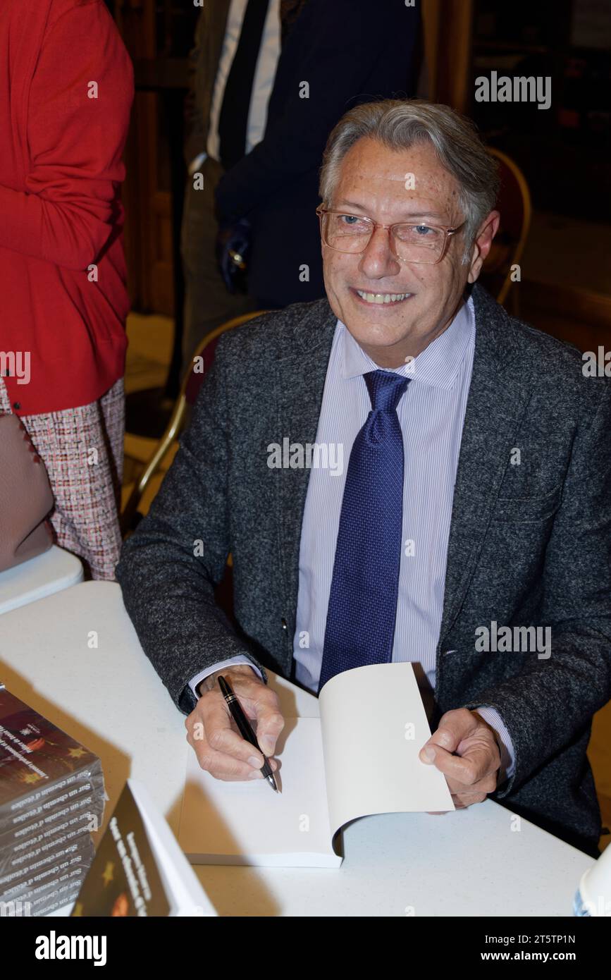 Paris, France. 6 novembre 2023. Jacques Ktorza assiste aux prix littéraires Georges Bizet 2023 pour le livre d'opéra et de danse le 6 novembre 2023 au Théâtre des champs-Elysées à Paris. Crédit : Bernard Menigault/Alamy Live News Banque D'Images