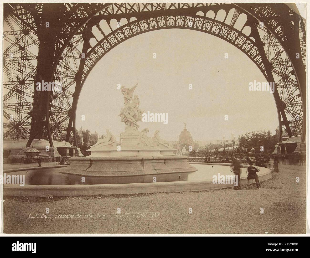 Fontaine de Saint Vidal sous la Tour Eiffel lors de l'exposition universelle de 1889, ME, 1889 Banque D'Images