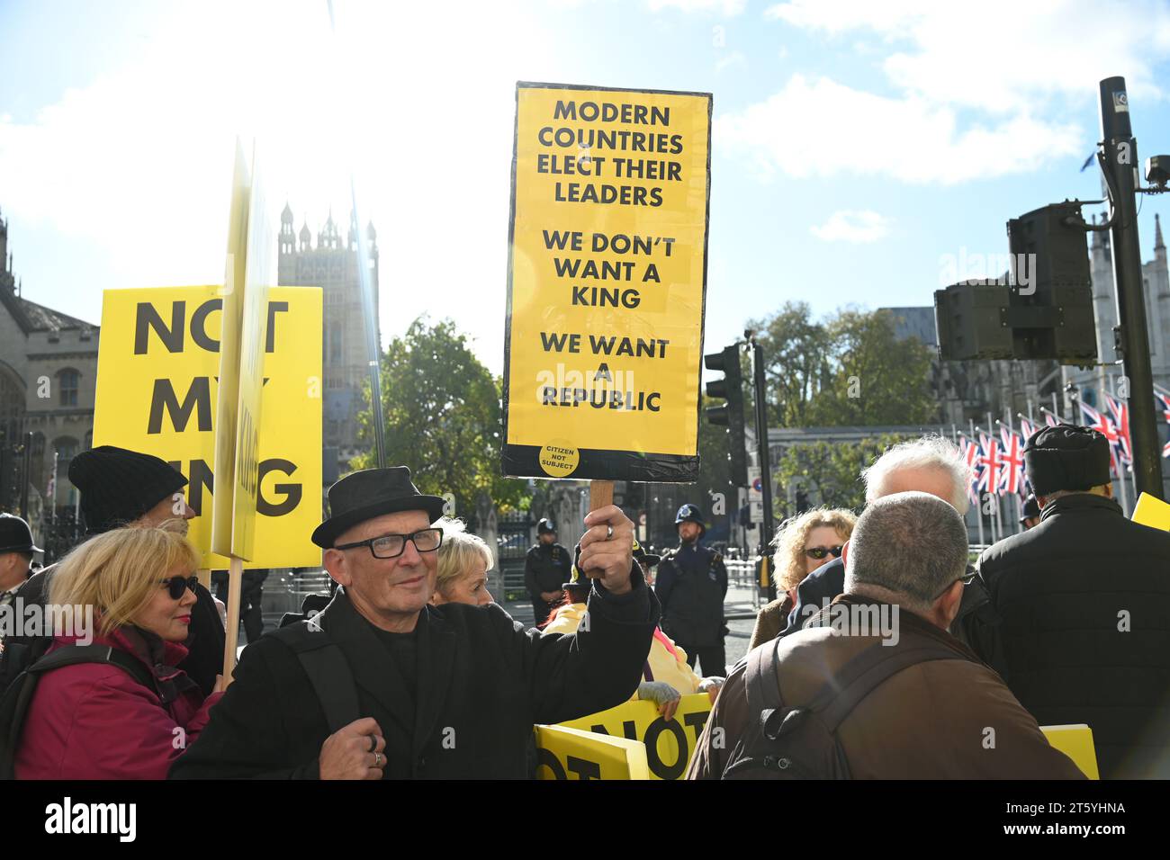 Whitehall, Londres, Royaume-Uni. 7 novembre 2023. Les manifestants républicains et les anti-monarchistes se réunissent sur la place du Parlement du premier discours du roi, l'ouverture d'État du Parlement, Londres, Royaume-Uni. Crédit : Voir Li/Picture Capital/Alamy Live News Banque D'Images
