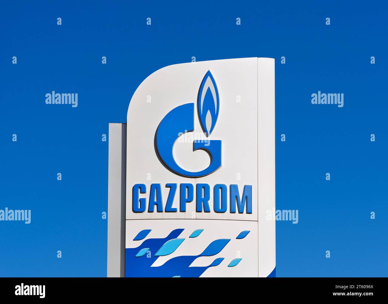 Panneau Gazprom à l'extérieur d'une station-service, Belgrade, Serbie Banque D'Images