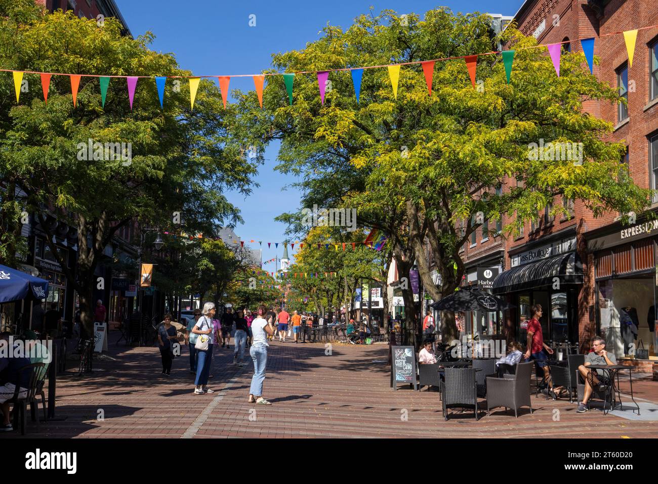 Church Street Marketplace est un centre commercial piétonnier extérieur découvert situé à Burlington, dans le Vermont. Banque D'Images