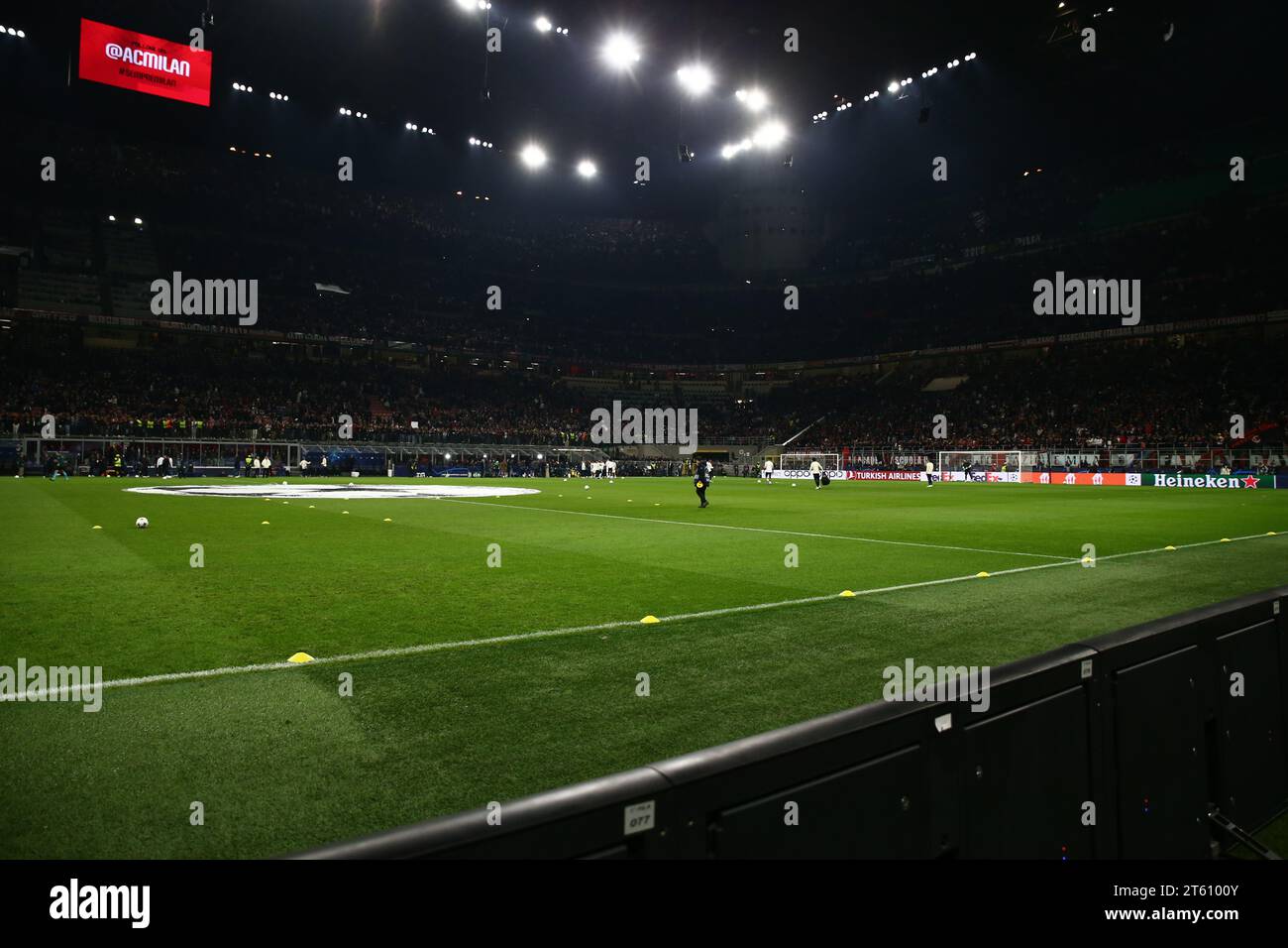 Lors de l'UEFA Champions League, Groupe F, match de football entre l'AC Milan et le FC Paris Saint Germain le 07 novembre 2023 au stade Giuseppe Meazza, San Siro, Milan, Italie. Crédit : Nderim Kaceli/Alamy Live News Banque D'Images