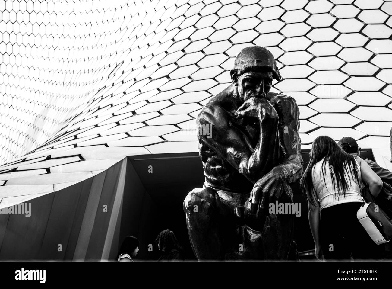 Sculpture de Rodin au Museo Soumaya de la Plaza Carso à Mexico. Institution culturelle avec la reconnaissance de la Fondation Carlos Slim, Conservas, enquête sur la collection d'art. Protégé par les érudits français Auguste Rodin, les maîtres anciens européens El Greco, Tintoret, Brueghel, Cranach, Zurbarán et Murillo et les maîtres anciens de la Nouvelle-Espagne, Correa, Villalpando et Cabrera. Il possède les seules œuvres de Vincent Van Gogh au Mexique, José María Velasco, Agustín Arrieta, Doctal, Diego Rivera, José Clemente Orozco et David Alfaro Siqueiros. (Photo de Luis Gutiérrez/ Norte photo) Rodin escultura en Banque D'Images