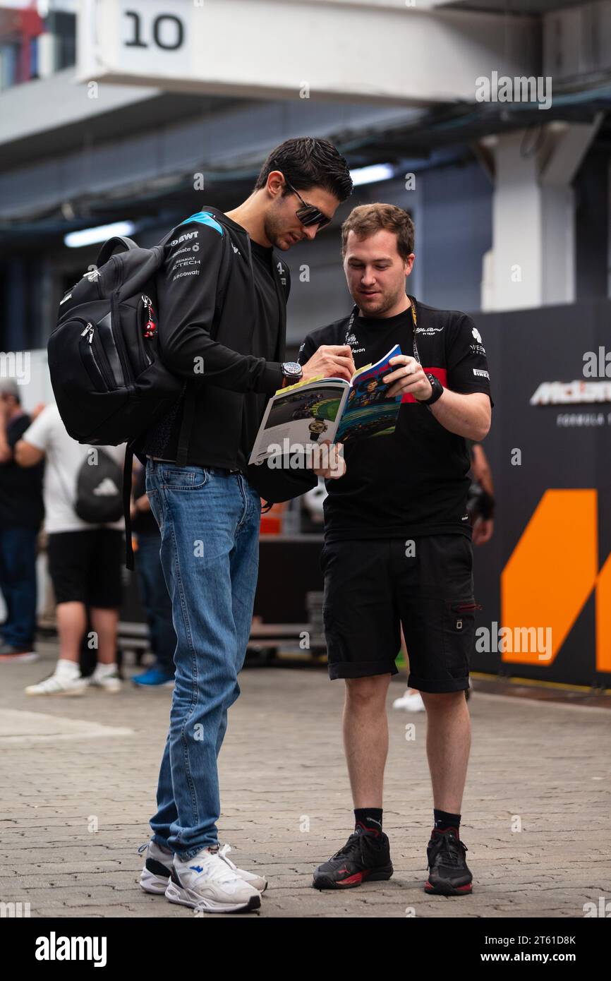 ESTEBAN OCON de l'ÉCURIE BWT ALPINE F1 arrive au paddock dans le cadre du Grand Prix de F1 de Sao Paulo 2023 à l'Autodromo Jose Carlos Pace le 05 novembre 20 Banque D'Images