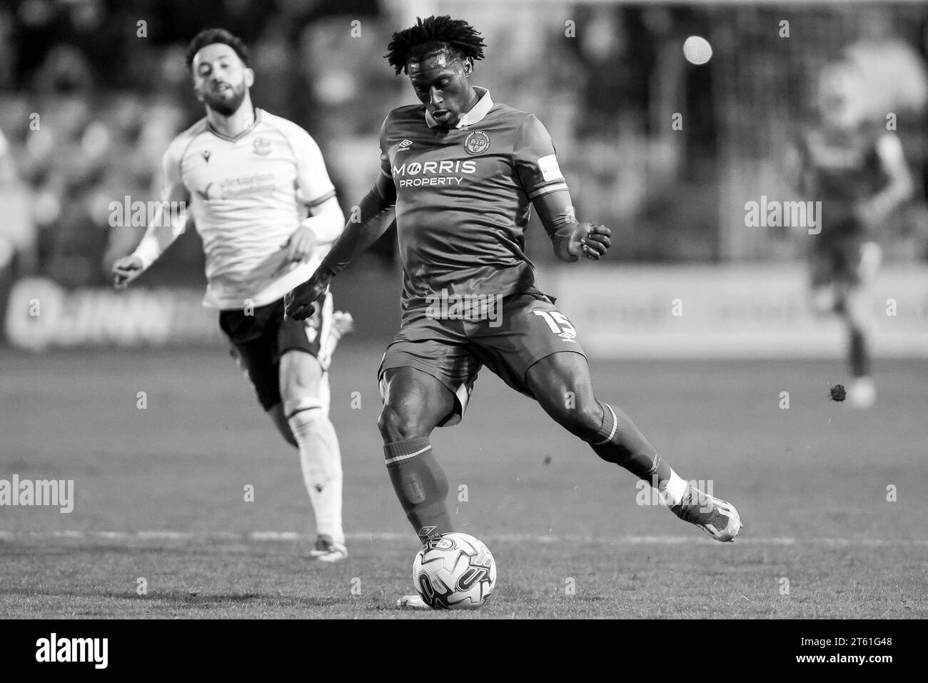 Shrewsbury, Royaume-Uni. 07 novembre 2023. Tunmise Sobowale de Shrewsbury en action lors du match EFL Sky Bet League 1 entre Shrewsbury Town et Bolton Wanderers à croud Meadow, Shrewsbury, Angleterre le 7 novembre 2023. Photo de Stuart Leggett. Usage éditorial uniquement, licence requise pour un usage commercial. Aucune utilisation dans les Paris, les jeux ou les publications d'un seul club/ligue/joueur. Crédit : UK Sports pics Ltd/Alamy Live News Banque D'Images