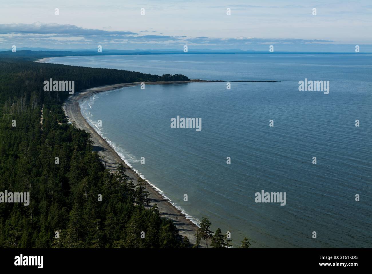 Vue de la plage Agate depuis un point de vue sur la randonnée de Tow Hill à Haida Gwaii, Colombie-Britannique, Canada. Banque D'Images Vue de la plage Agate depuis un point de vue sur la randonnée de Tow Hill à Haida Gwaii, Colombie-Britannique, Canada. Banque D'Images