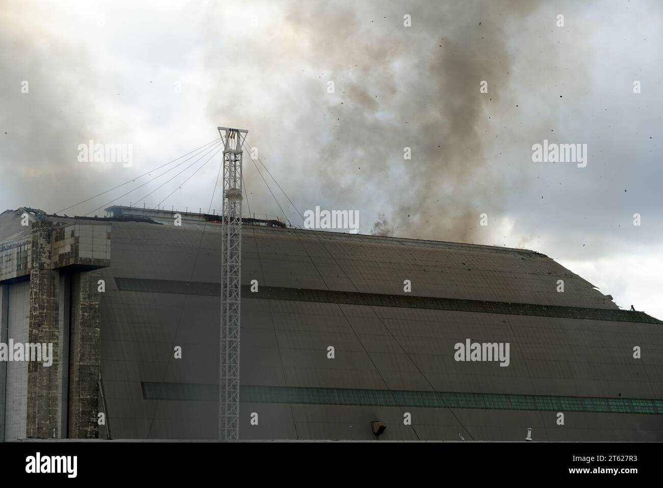 Cintre de Blimp Navy en feu Banque D'Images