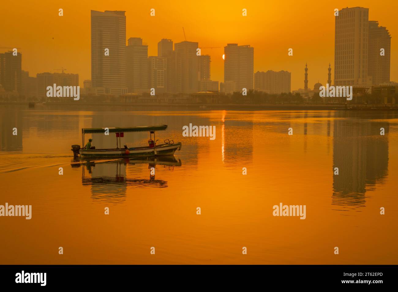 Bateaux locaux garés à Sharjah Corniche Banque D'Images