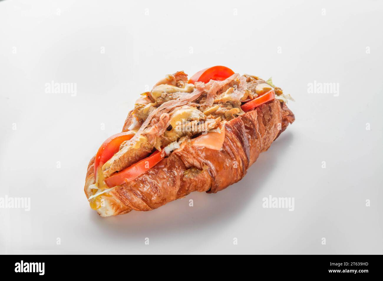Sandwich épicé au poulet croissant asiatique Banque D'Images