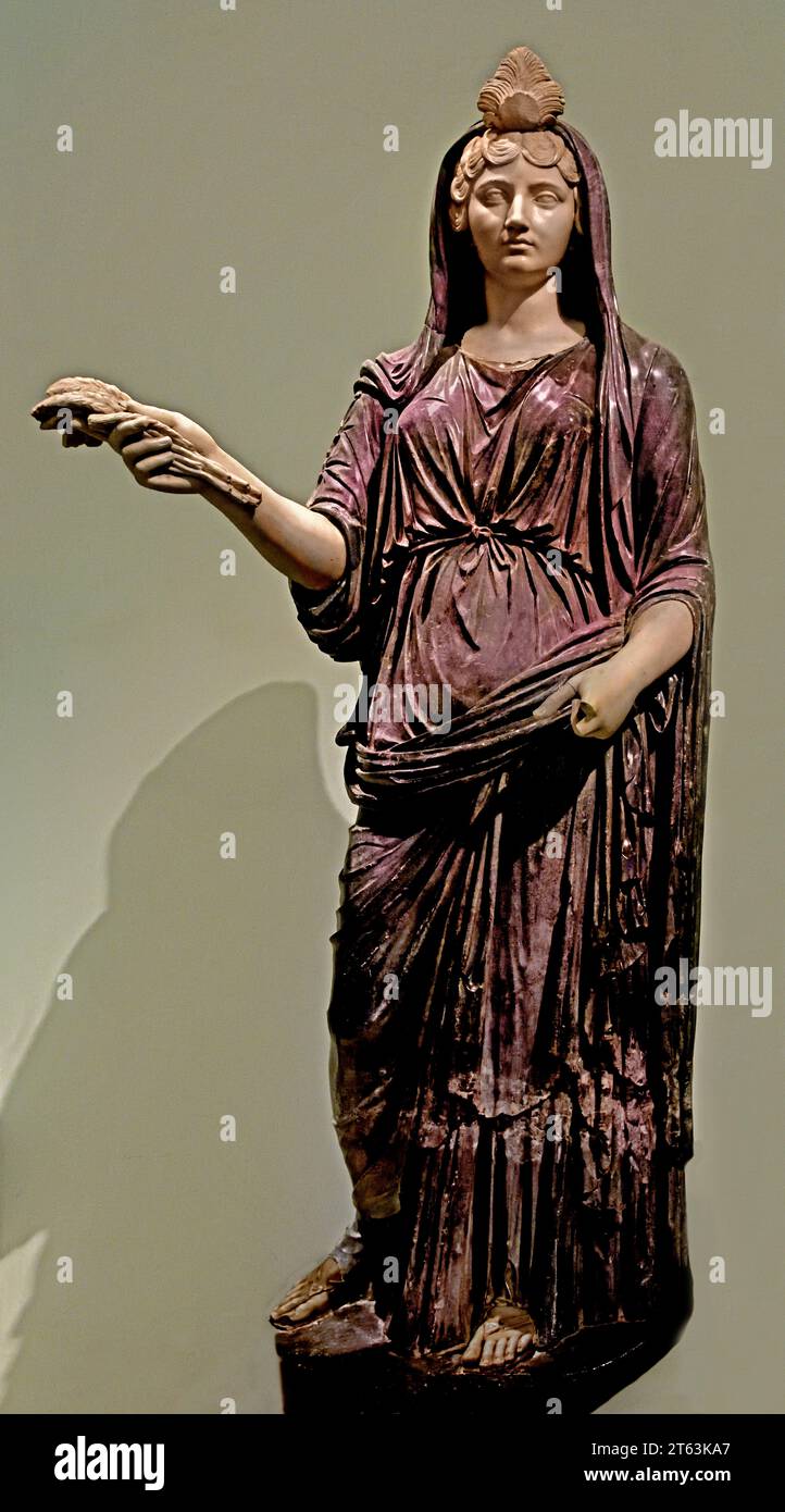 Statua di Iside - Statue d'Isis, Musée archéologique national de Naples Italie. Statue d'Isis ( déesse égyptienne de la santé, du mariage et de l'amour ) Banque D'Images