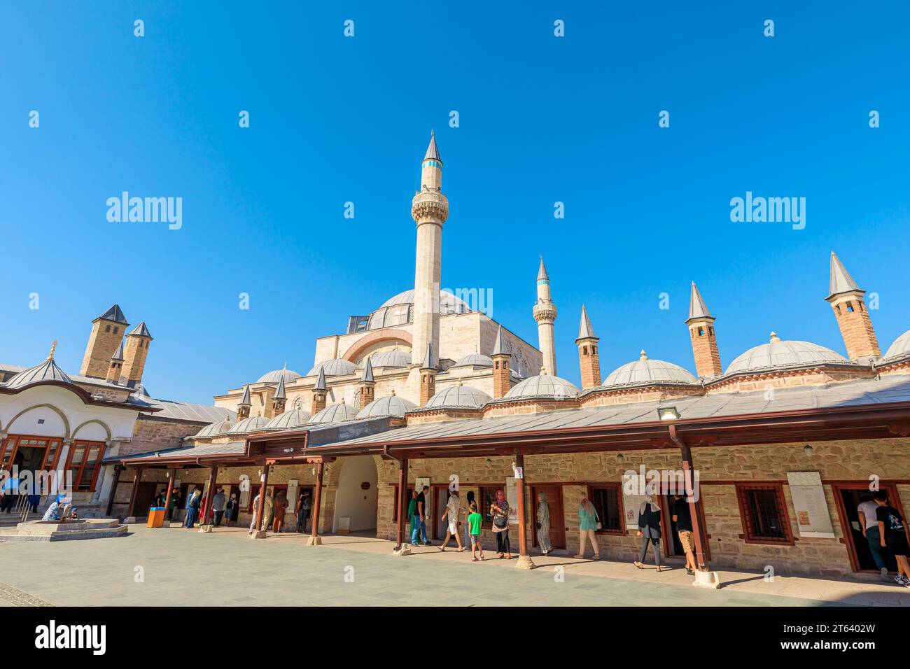 Konya, Turquie - août 5,2023 : le musée Mevlana est un lieu d'une signification spirituelle et culturelle profonde. Ancien séminaire dervich Lodge de l'ordre de Mevlevi, A. Banque D'Images