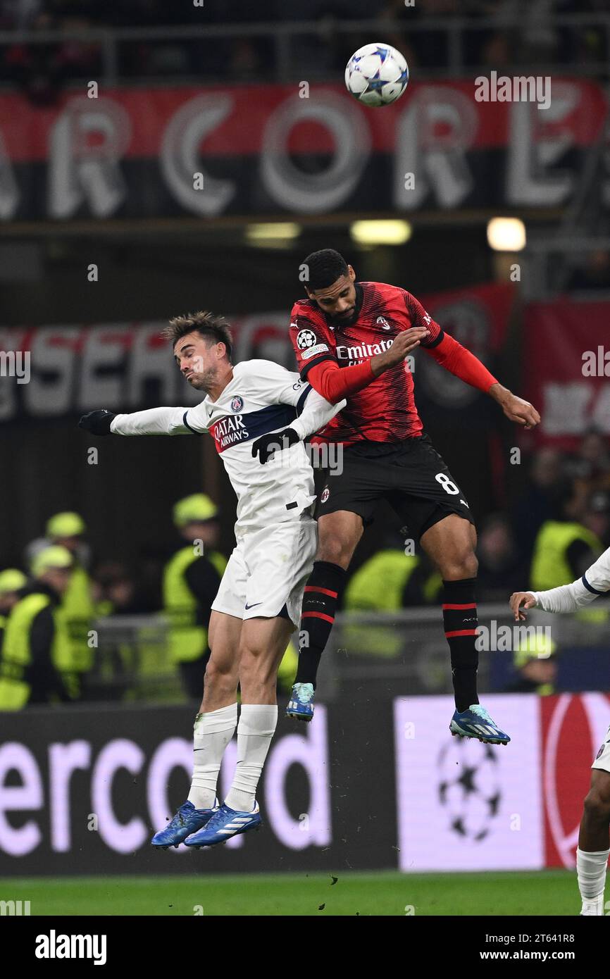 Fabian Ruiz (PSG) Ruben Loftus-Cheek (Milan) lors du match de l'UEFA 'Champions League 2023 2024' entre le PSG Milan 2-1 au stade Giuseppe Meazza le 7 novembre 2023 à Milan, Italie. Crédit : Maurizio Borsari/AFLO/Alamy Live News Banque D'Images