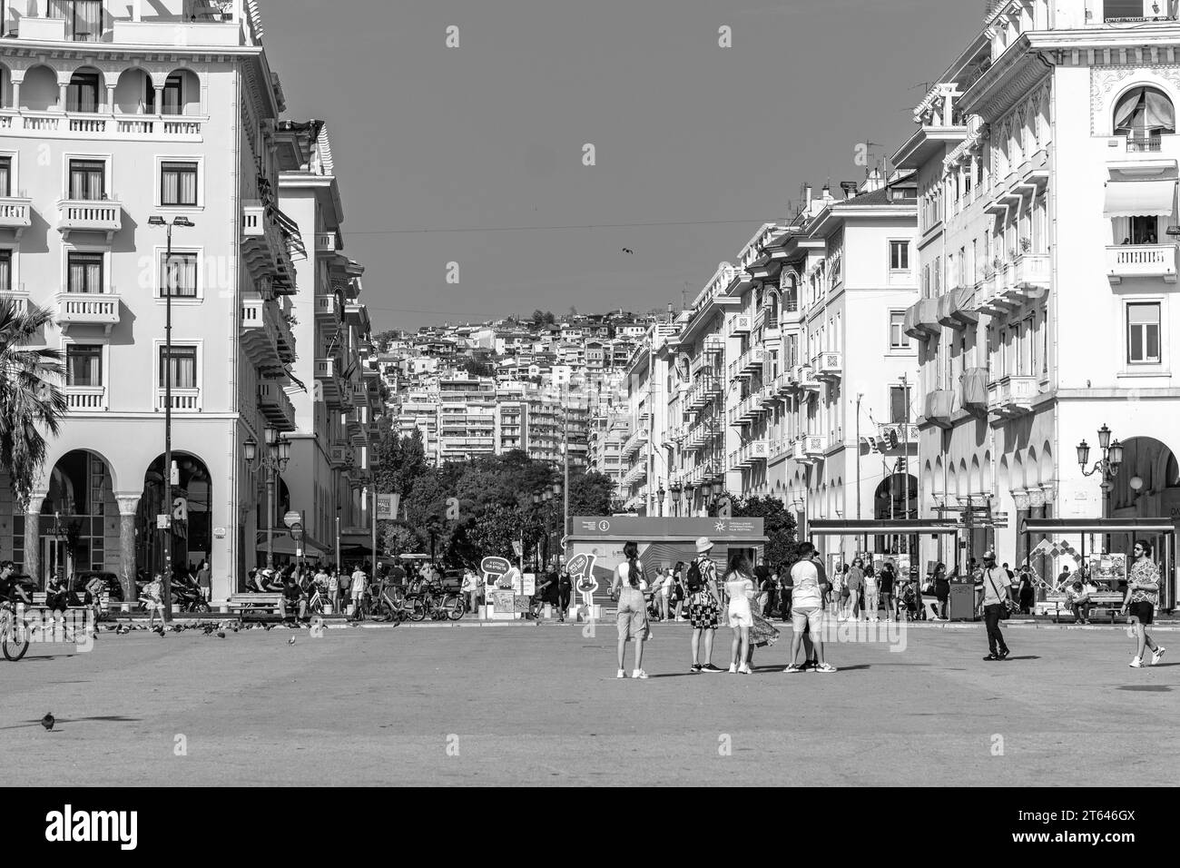 Thessalonique, Grèce - 22 septembre 2023 : vue panoramique de la place principale populaire de Thessalonique Grèce, la place Aristotelous Banque D'Images