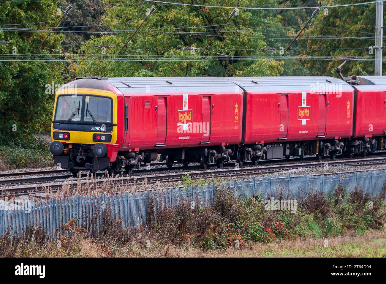 Le British Rail Class 325 750 est un train électrique à unités multiples (EMU) à courant alternatif (AC) ou à courant continu (DC) de 4 wagons à double tension de 25 kV Banque D'Images