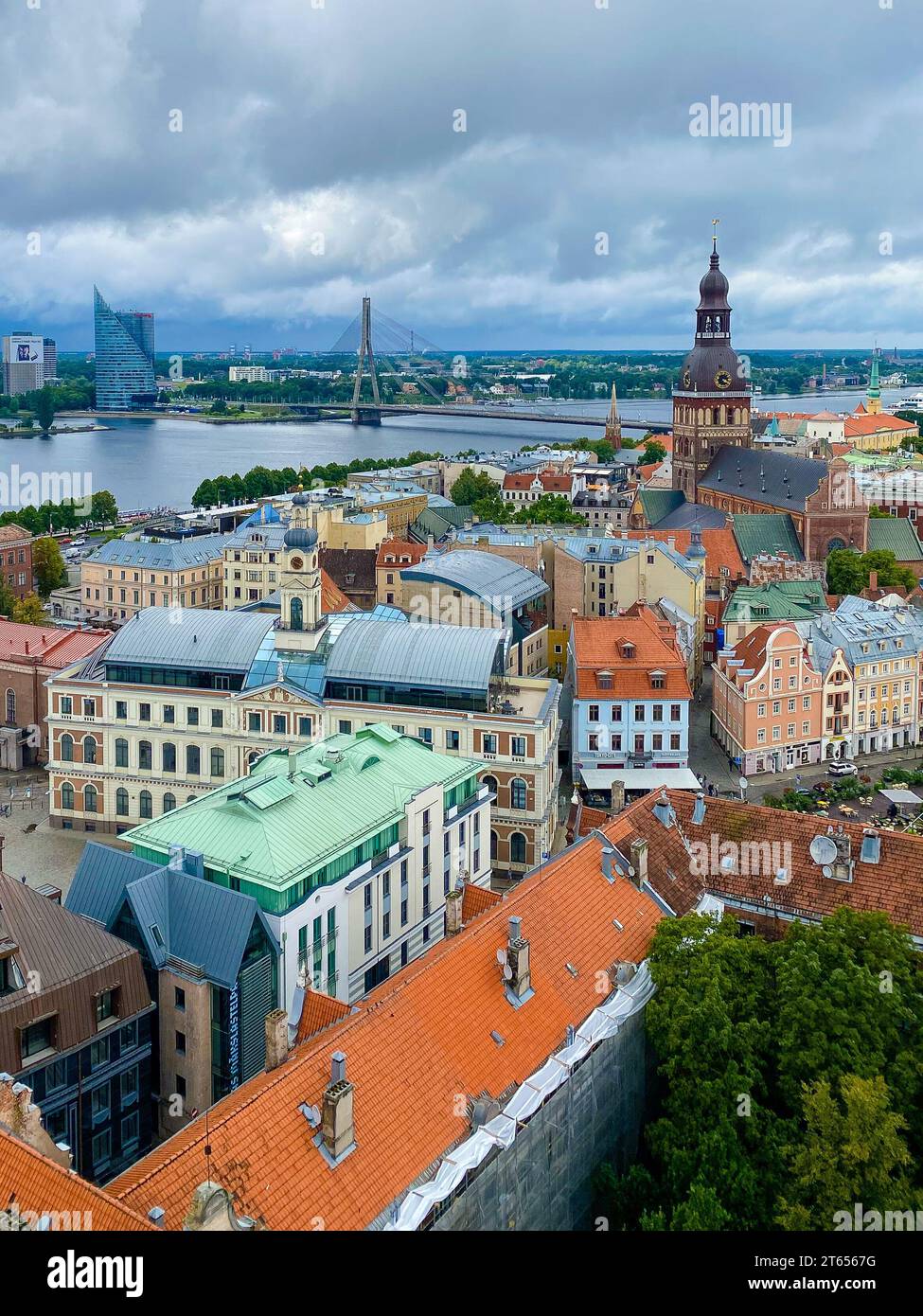 Riga ville est la capitale de la Lettonie pour des vacances toute l'année, avec de nombreux monuments anciens et un excellent climat, Riga ville, Lettonie, 08-17-2021 Banque D'Images