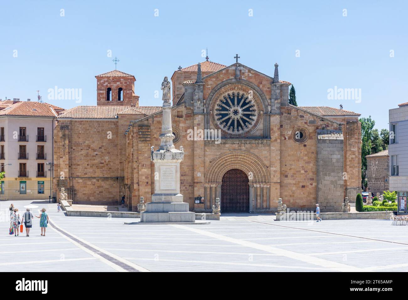Paroisse de St. Pierre l'Apôtre (Iglesia de San Pedro Apóstol), Plaza de Santa Teresa de Jesus, Ávila, Castille-et-León, Royaume d'Espagne Banque D'Images