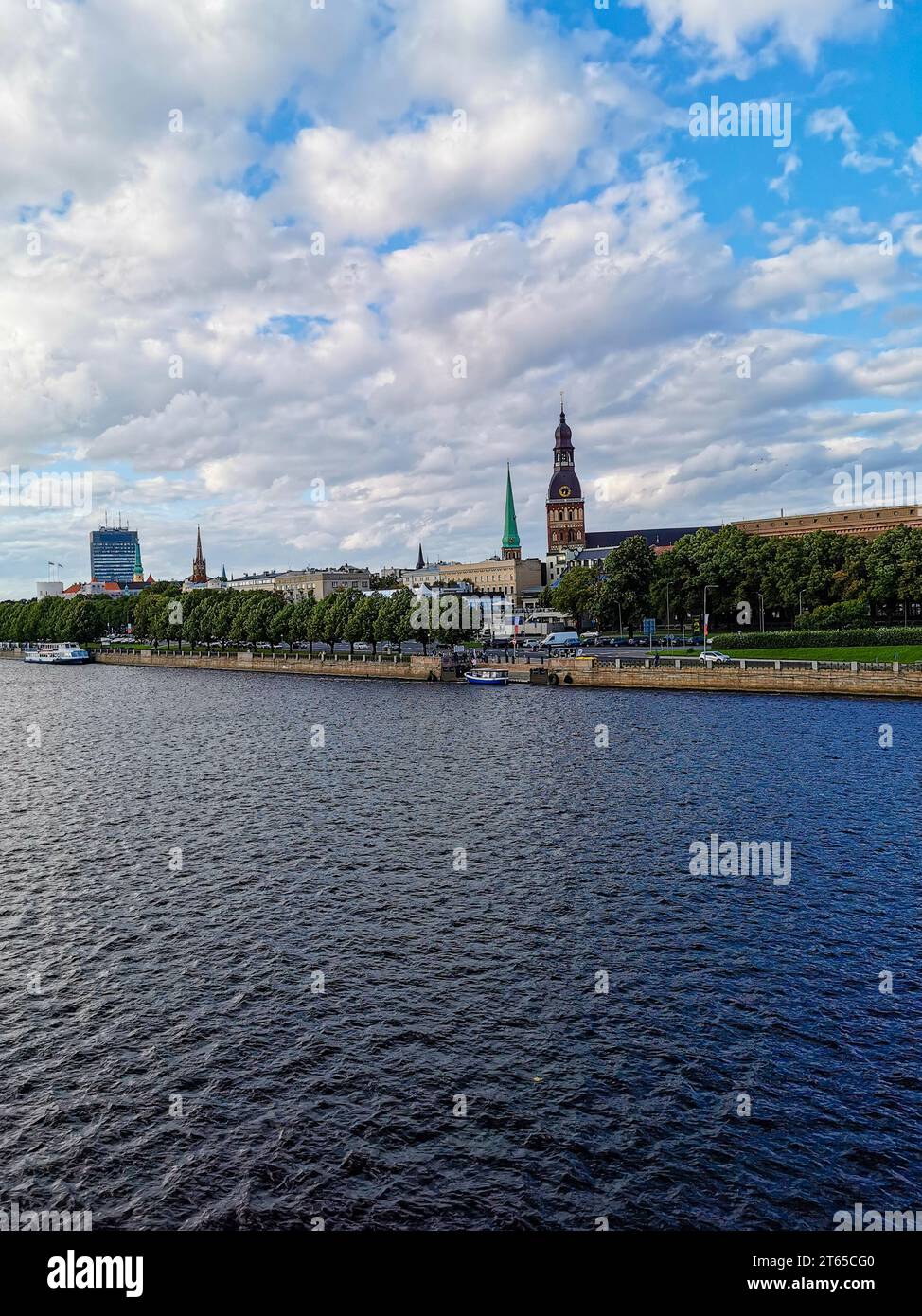 Riga ville est la capitale de la Lettonie pour des vacances toute l'année, avec de nombreux monuments anciens et un excellent climat, Riga ville, Lettonie, 08-17-2021 Banque D'Images