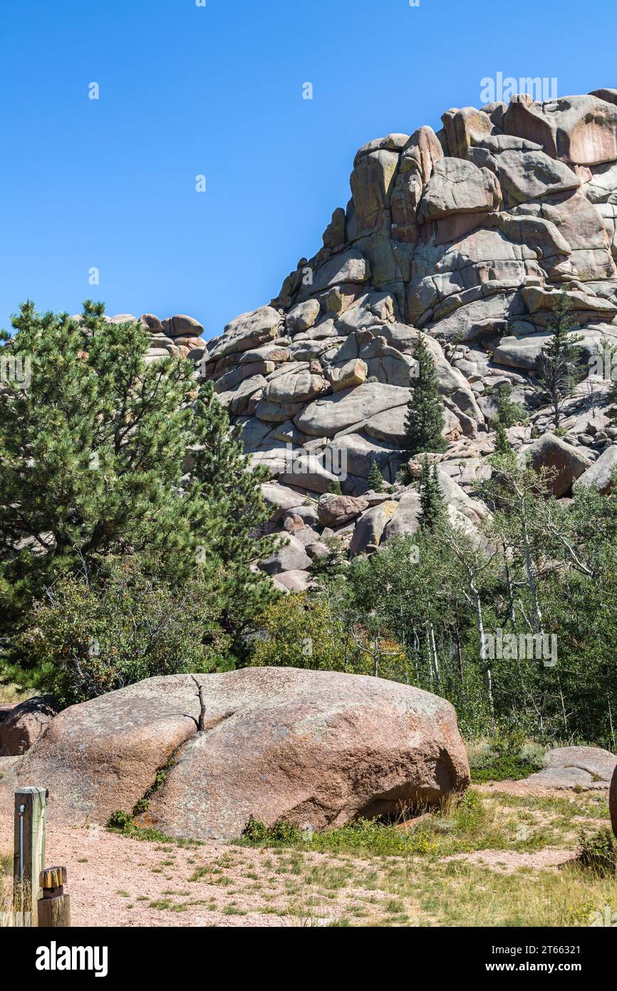Affleurement rocheux de granit dans la zone de loisirs de Vedauwoo de la forêt nationale de Medicine Bow dans le Wyoming Banque D'Images