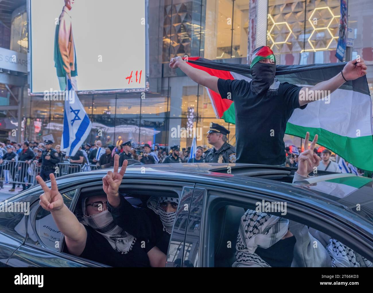 NEW YORK, New York – 13 octobre 2023 : des manifestants pro-palestiniens et pro-israéliens et d’autres sont vus lors de manifestations à Manhattan. Banque D'Images