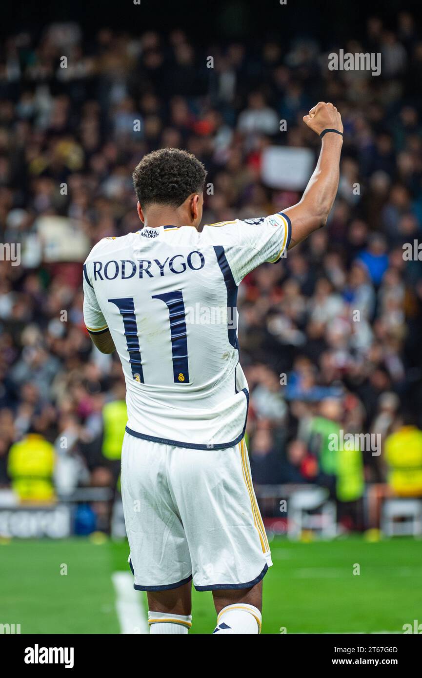 Madrid, Espagne. 08 novembre 2023. Rodrygo Silva de Goes, du Real Madrid, célèbre après avoir marqué un but lors du match de l'UEFA Champions League 2022/23 entre le Real Madrid et Braga au stade Bernabeu. Real Madrid 3:0 Braga. (Photo Alberto Gardin/SOPA Images/Sipa USA) crédit : SIPA USA/Alamy Live News Banque D'Images