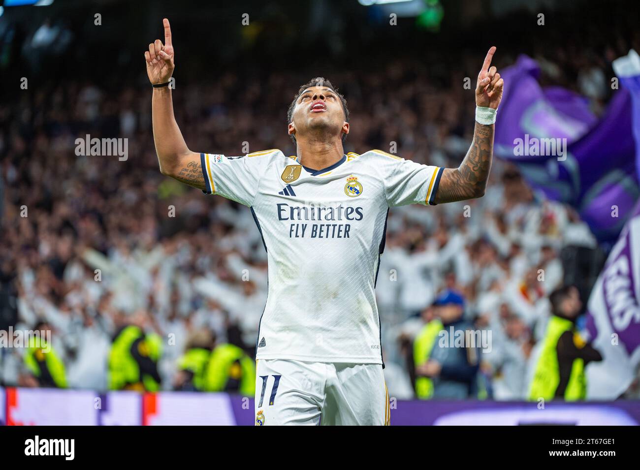 Madrid, Espagne. 08 novembre 2023. Rodrygo Silva de Goes, du Real Madrid, célèbre après avoir marqué un but lors du match de l'UEFA Champions League 2022/23 entre le Real Madrid et Braga au stade Bernabeu. Real Madrid 3:0 Braga. (Photo Alberto Gardin/SOPA Images/Sipa USA) crédit : SIPA USA/Alamy Live News Banque D'Images